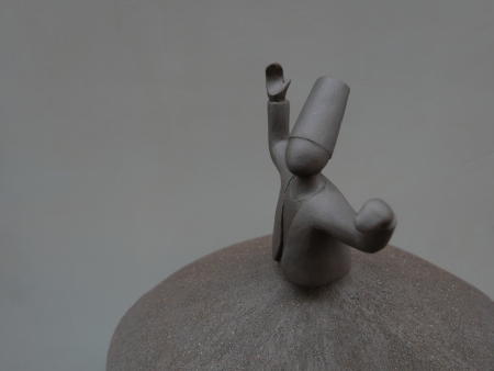 Derviche tourneur sur socle